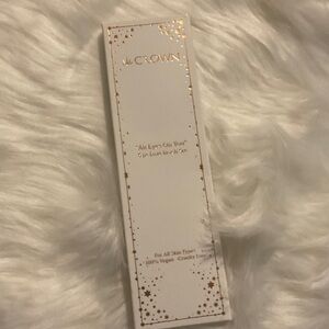 Crown Luxurious White and Gold Brush Set